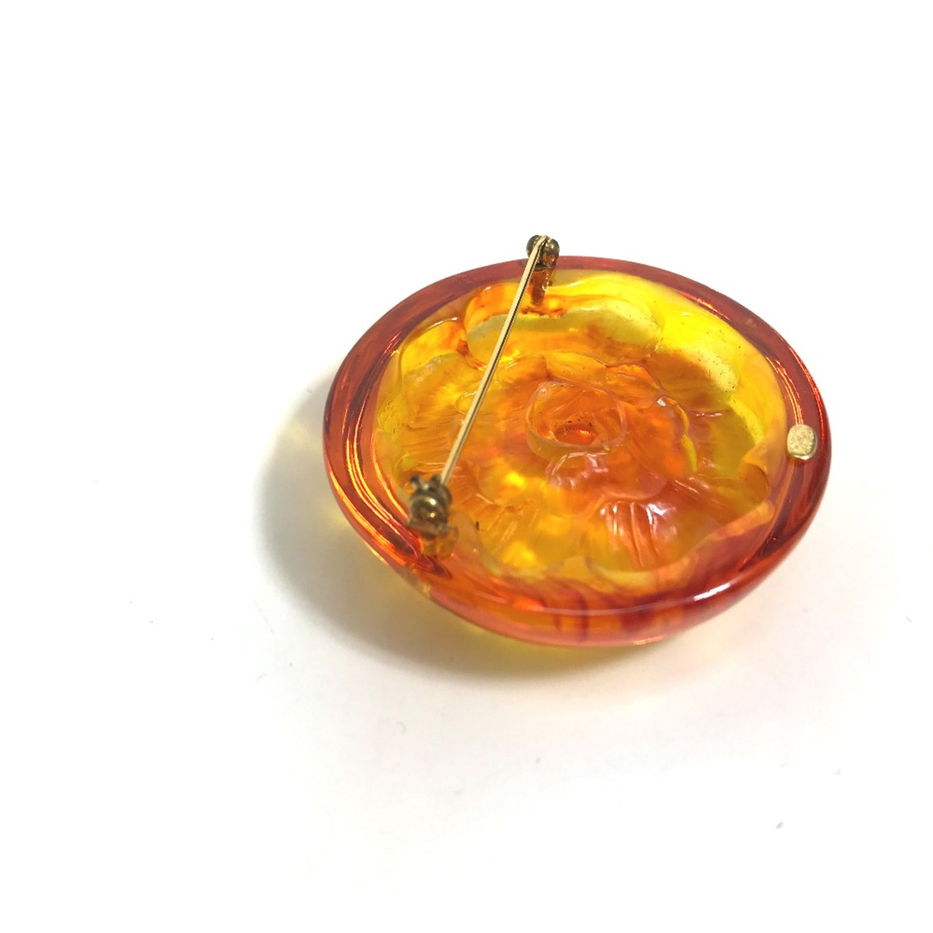 Broche Chanel avec logo rond, orange 10